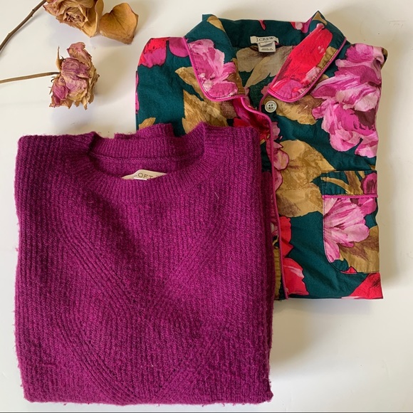 Sweaters - Floral Magenta Flannel & Sweater 2 Pc Top Bundle M